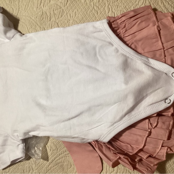 ADORABLE Baby Outfit “ Daddy’s Girl” - Picture 3 of 4